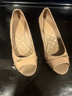Cole Haan Nude Patent Leather Peep Toe Wedge Pumps Sz 10